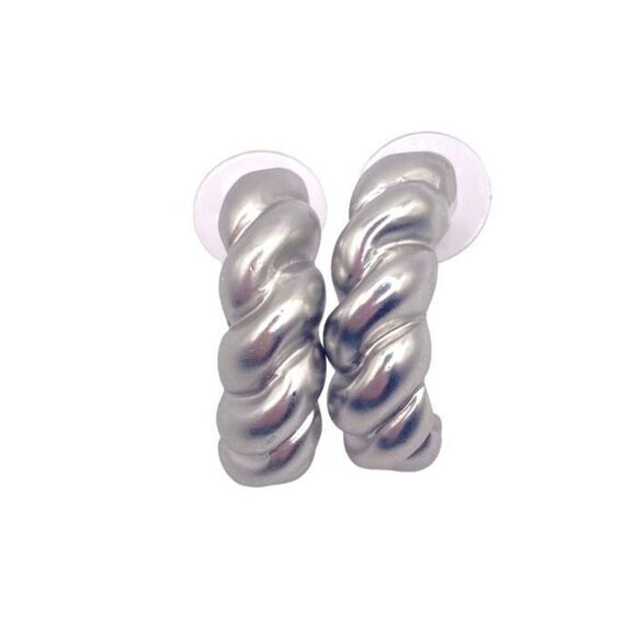 Matte shrimp open hoop earrings - Picture 2 of 4